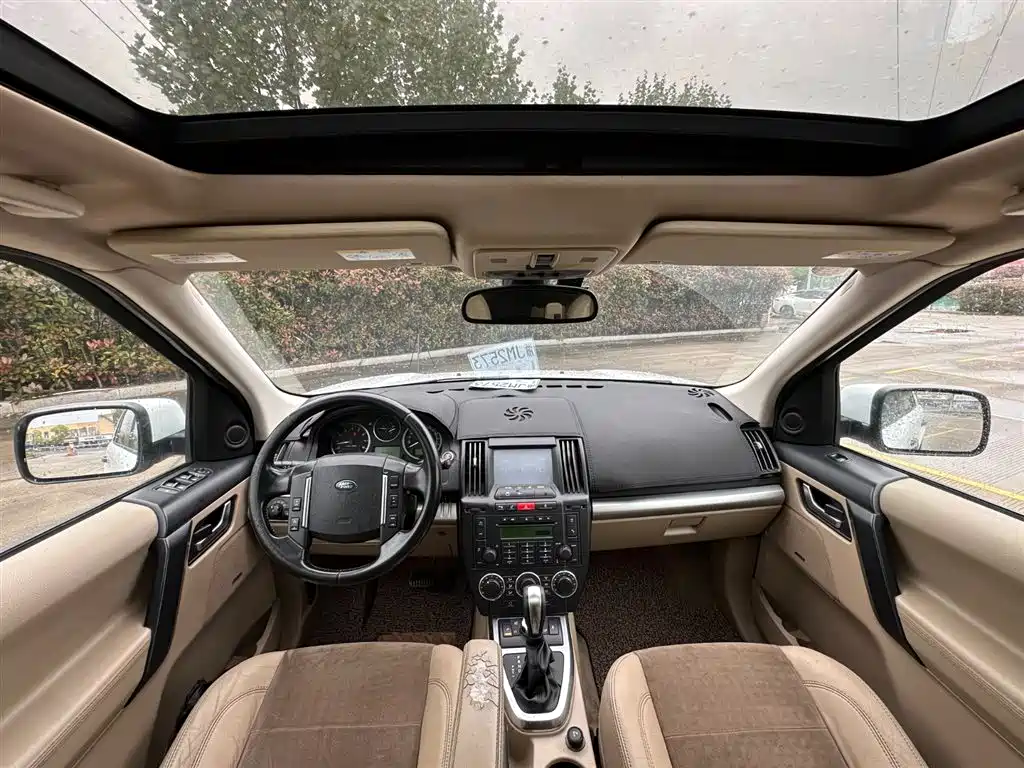 Land Rover Freelander 2 2011 3.2L i6 SE Petrol фото 10