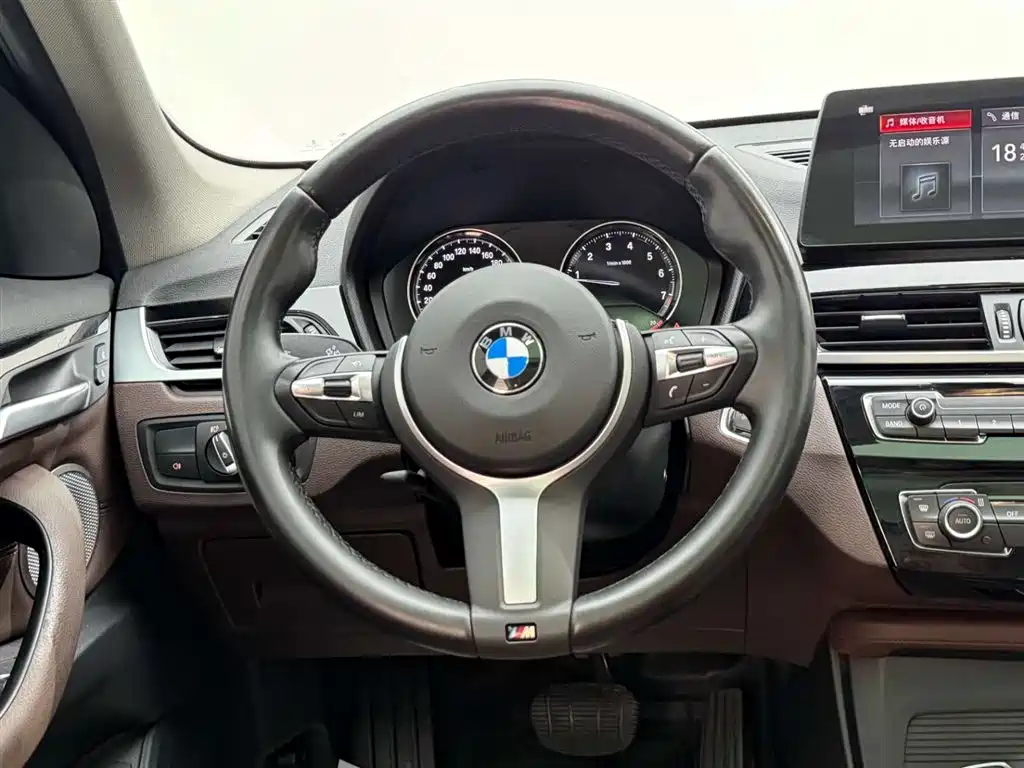 BMW X1 2022 sDrive25Li Leading фото 26