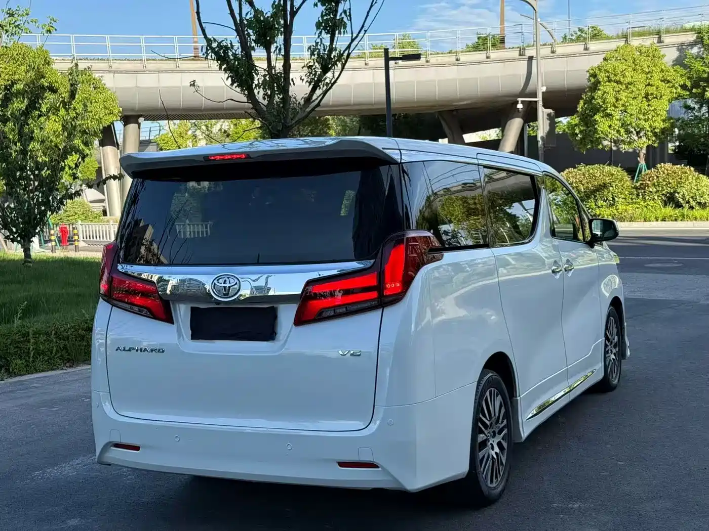 Toyota Alphard 2015 3.5L Luxury Edition фото 8