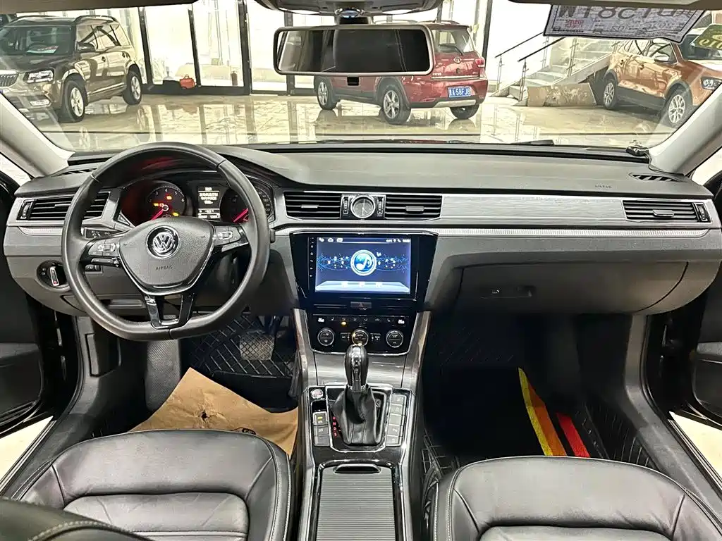 Volkswagen Passat 2017 330TSI DSG Prestige фото 7