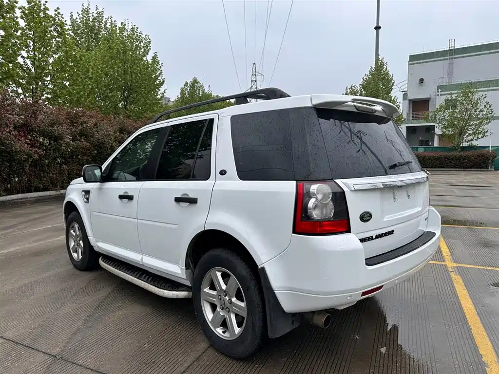 Land Rover Freelander 2 2011 3.2L i6 SE Petrol фото 2