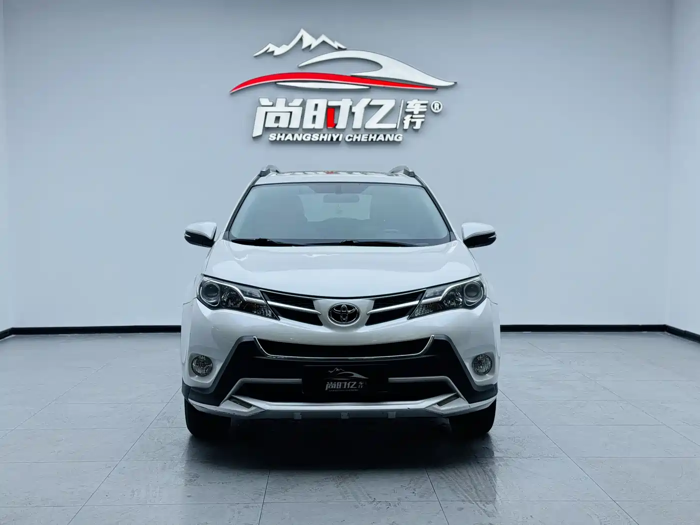 Toyota RAV4 Rongfang 2015 2.0L CVT 2WD Trend Edition фото 5