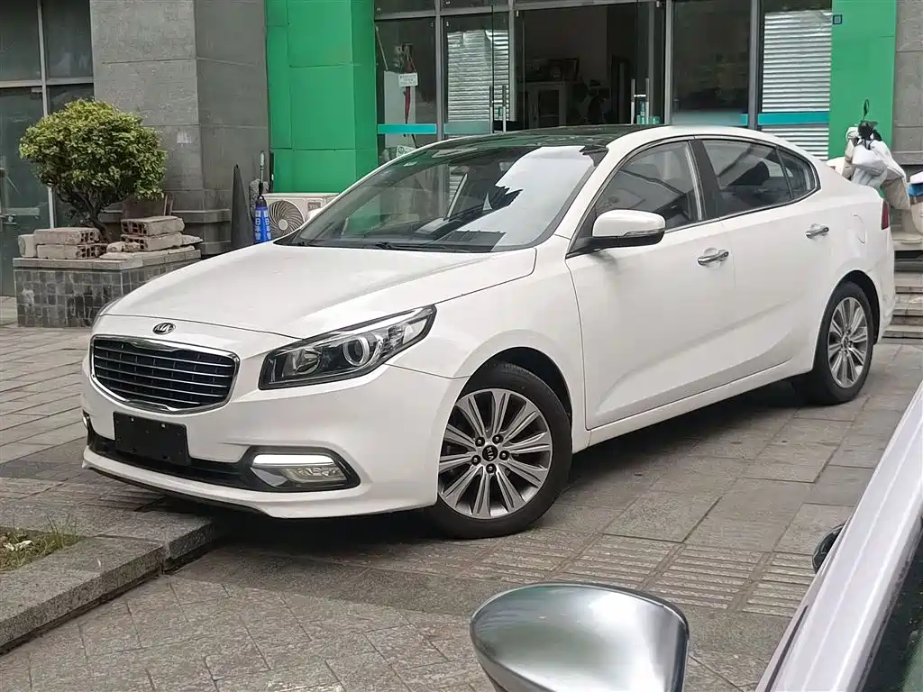 Kia K4 2015 1.8L Automatic GLS Special фото 2