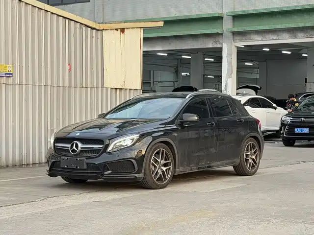 MERCEDES-BENZ GLA AMG