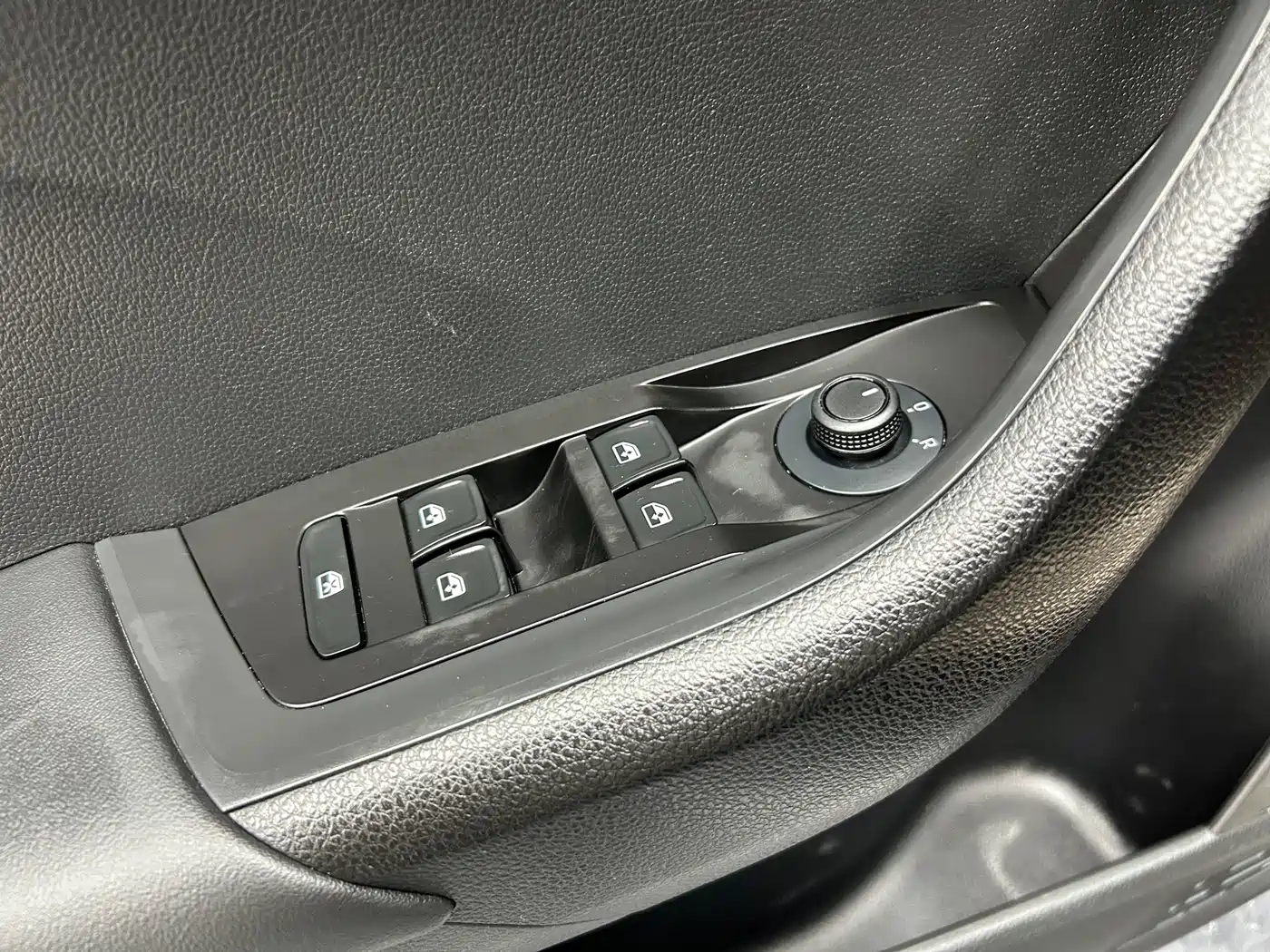 Škoda Kamiq 2023 Facelift 1.5L Auto Comfort Edition фото 10