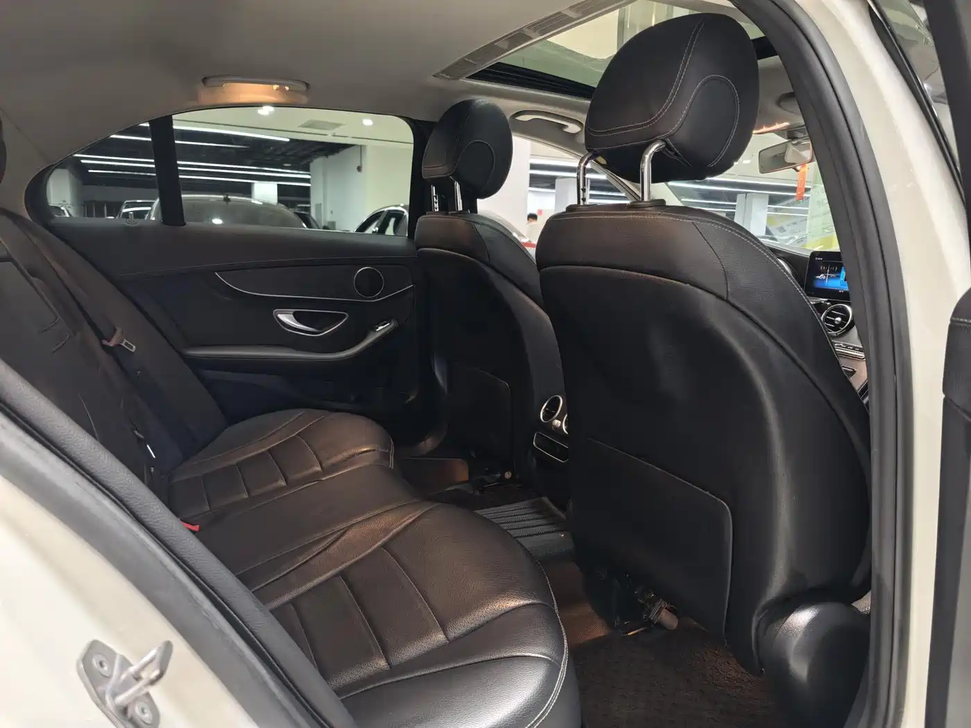 Фото 8 - Mercedes-Benz C-Class