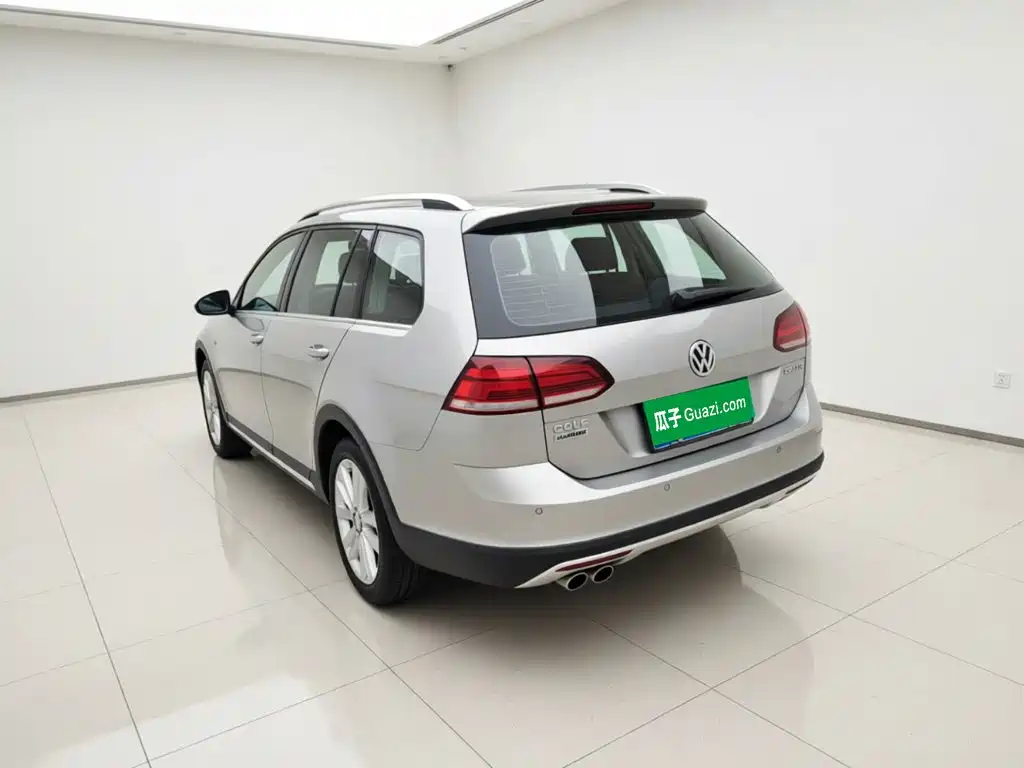 2020 Volkswagen Golf (Import)