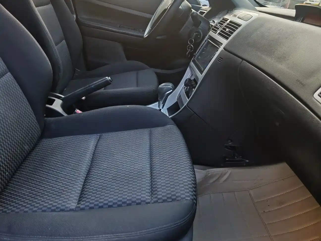 Peugeot 307 2013 Hatchback 1.6L Automatic Comfort фото 18
