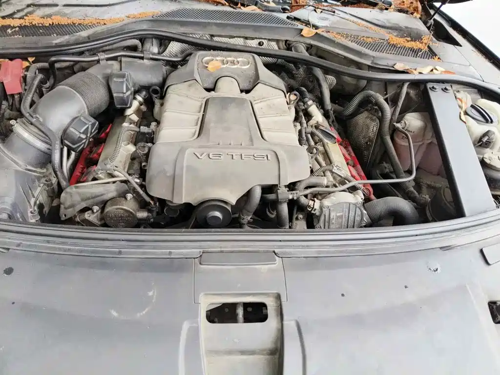 Photo 3 - Audi A8