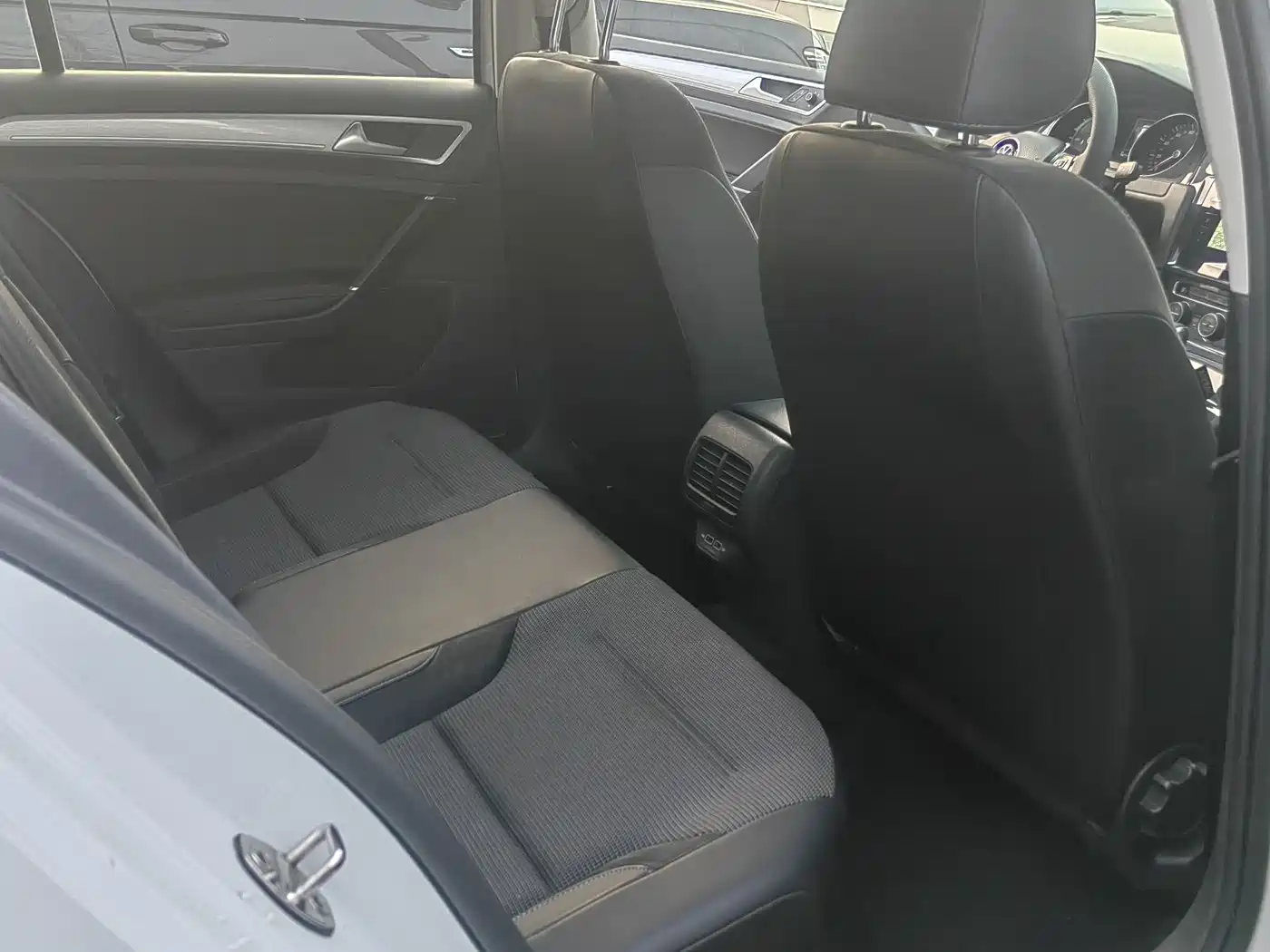 VOLKSWAGEN GOLF*PURE ELECTRICITY