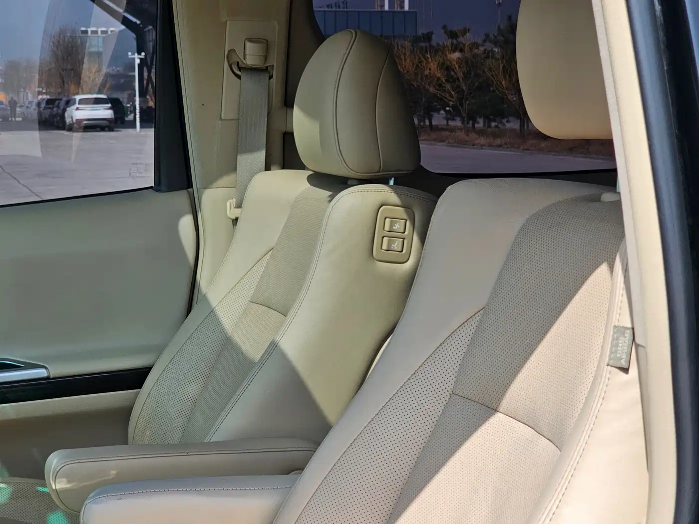Toyota Alphard 2012 3.5L Luxury Edition фото 13