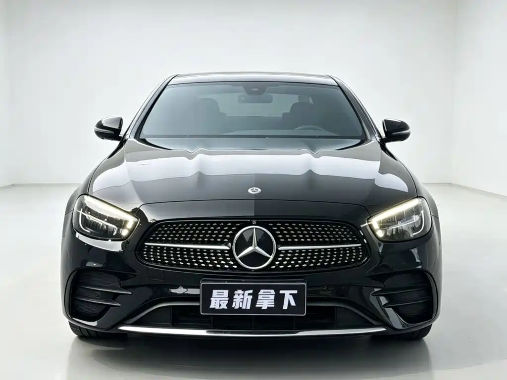 Фото 2 - Mercedes-Benz E-Class
