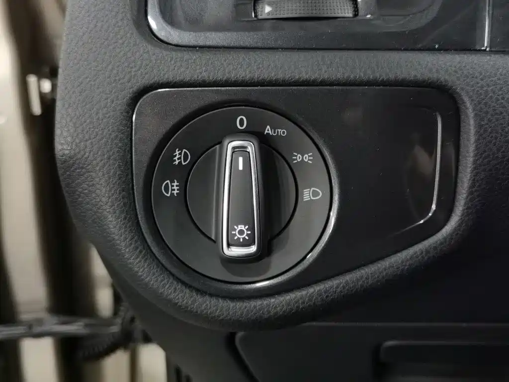 Photo 21 - Volkswagen Golf