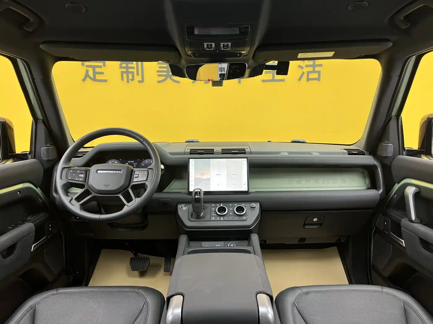 Land Rover Defender 2023 110 3.0T P400 75th Anniversary Legend Edition фото 22