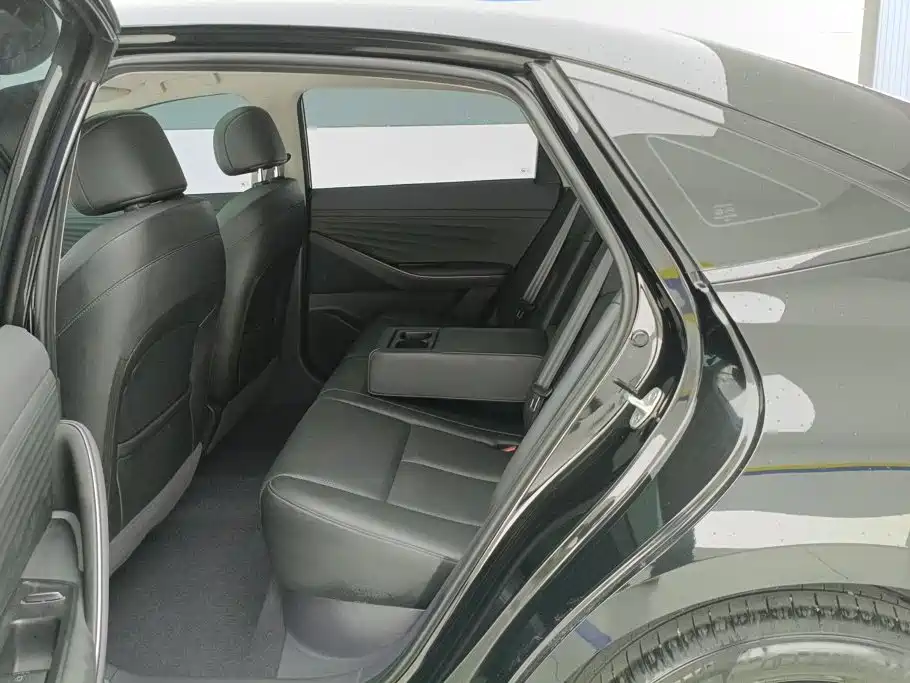 Nissan N6 2026 2025 Mid Configuration