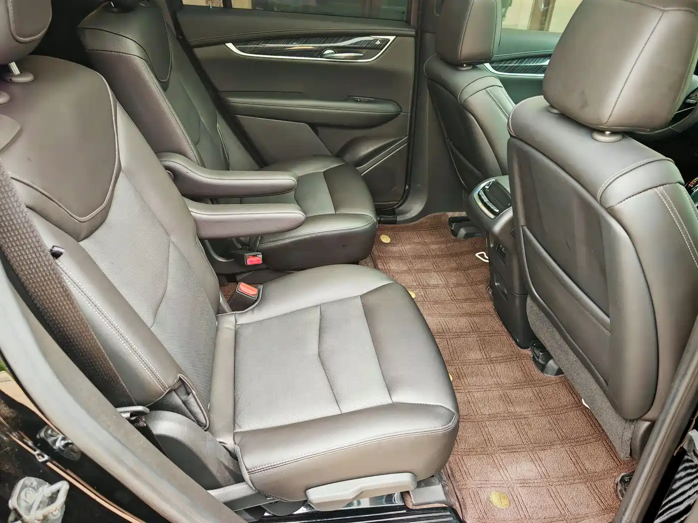 CADILLAC XT6