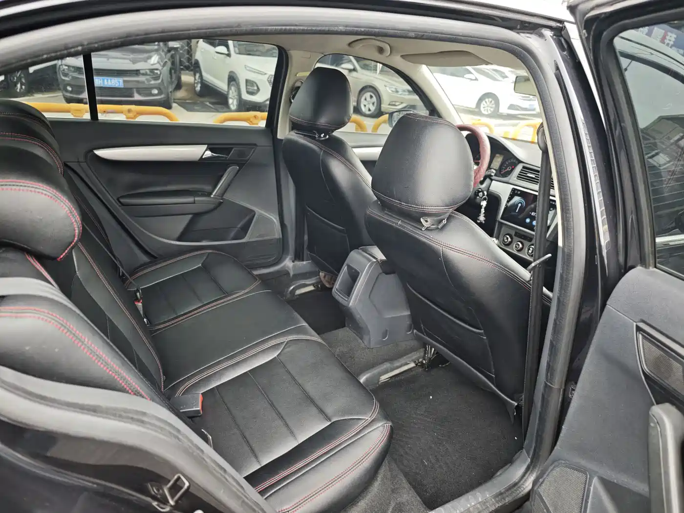 Volkswagen Lavida 2013 Facelift Classic 1.6L Manual Trend фото 12