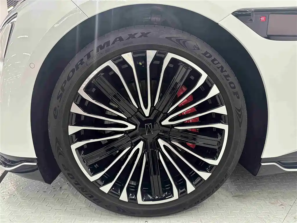 Avatr 12 2025 Ultra Pure Electric AWD фото 10