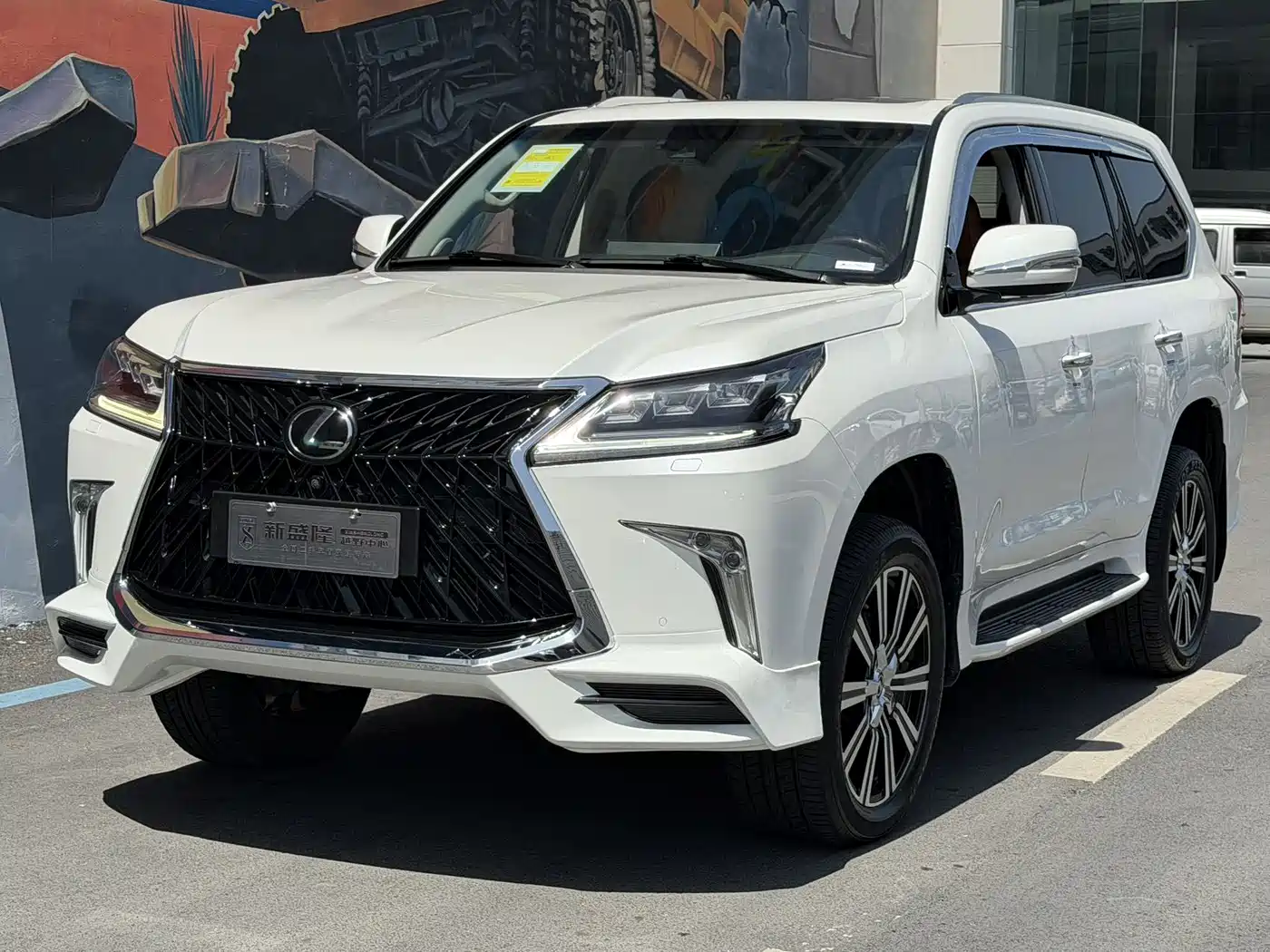 Lexus LX 2016 570 Luxury Premium Edition фото 2