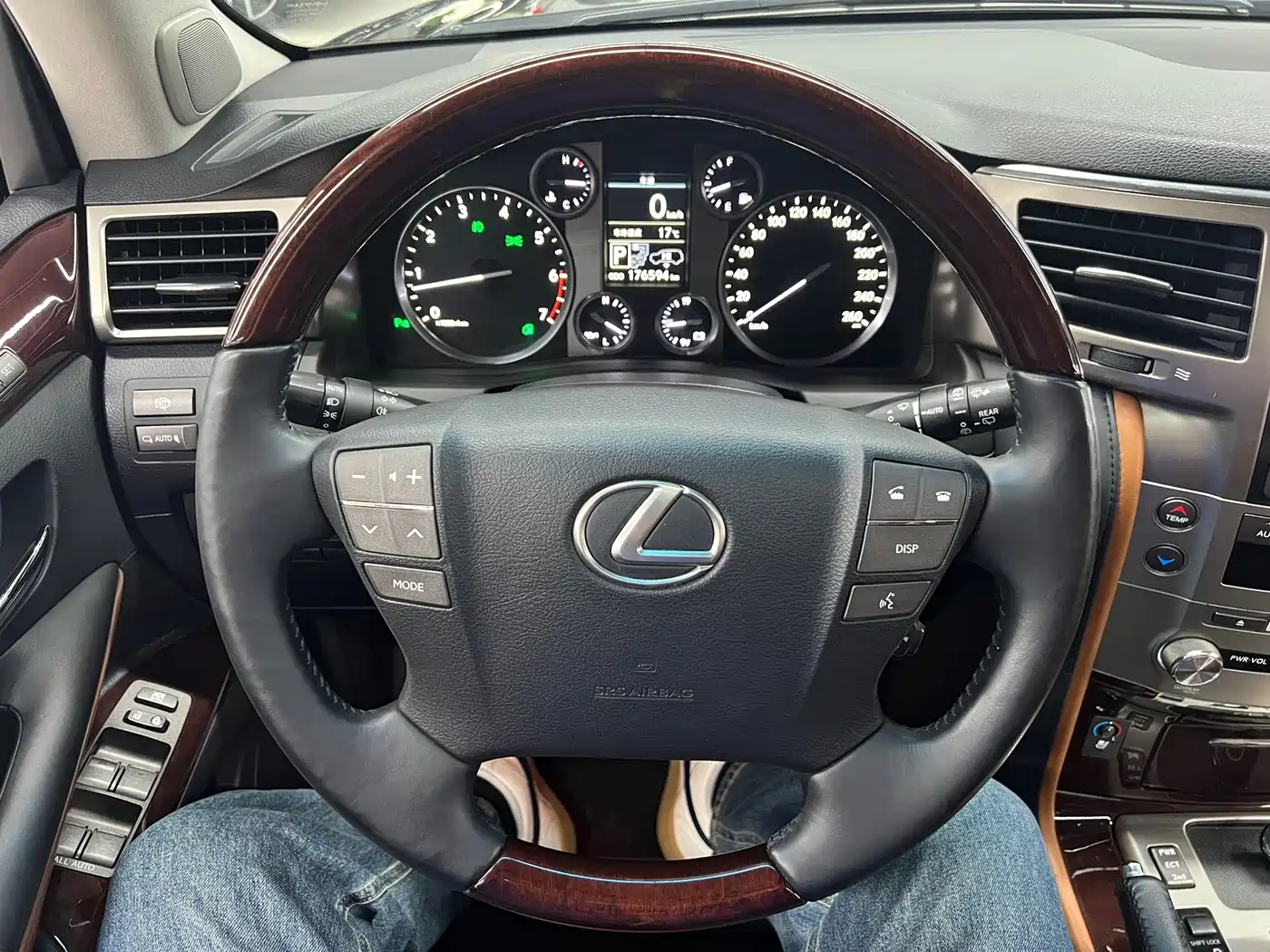 Lexus LX 2013 570 фото 18