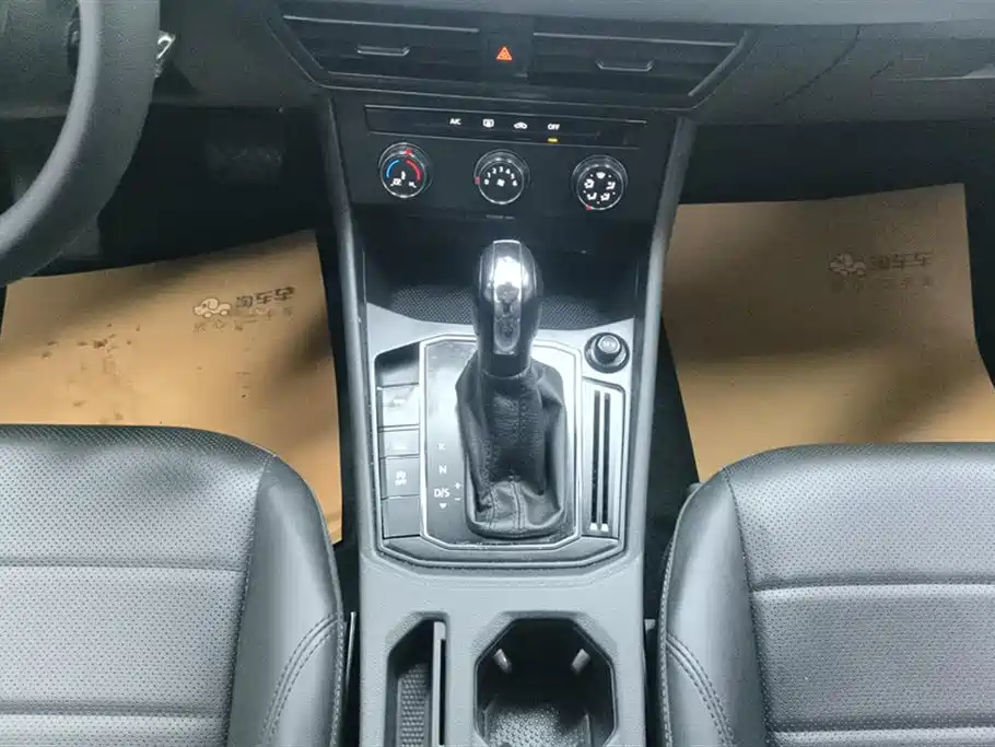 Volkswagen Lavida 2021 1.5L Auto Comfort Edition фото 16