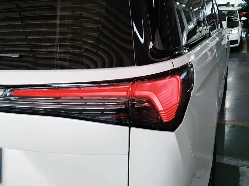 Photo 8 - Buick GL8