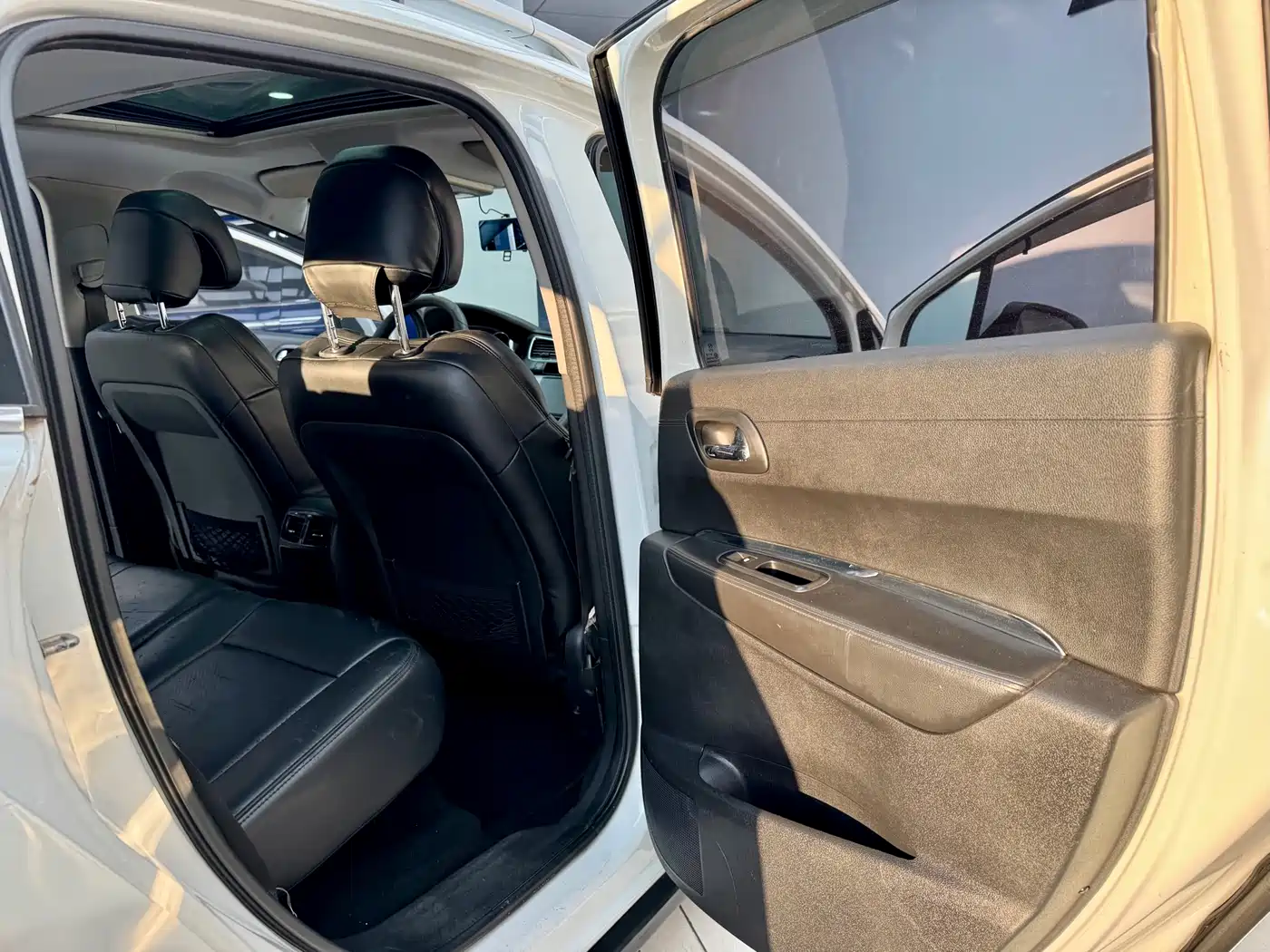 Peugeot 3008 2015 2.0L Automatic Trend Edition фото 10
