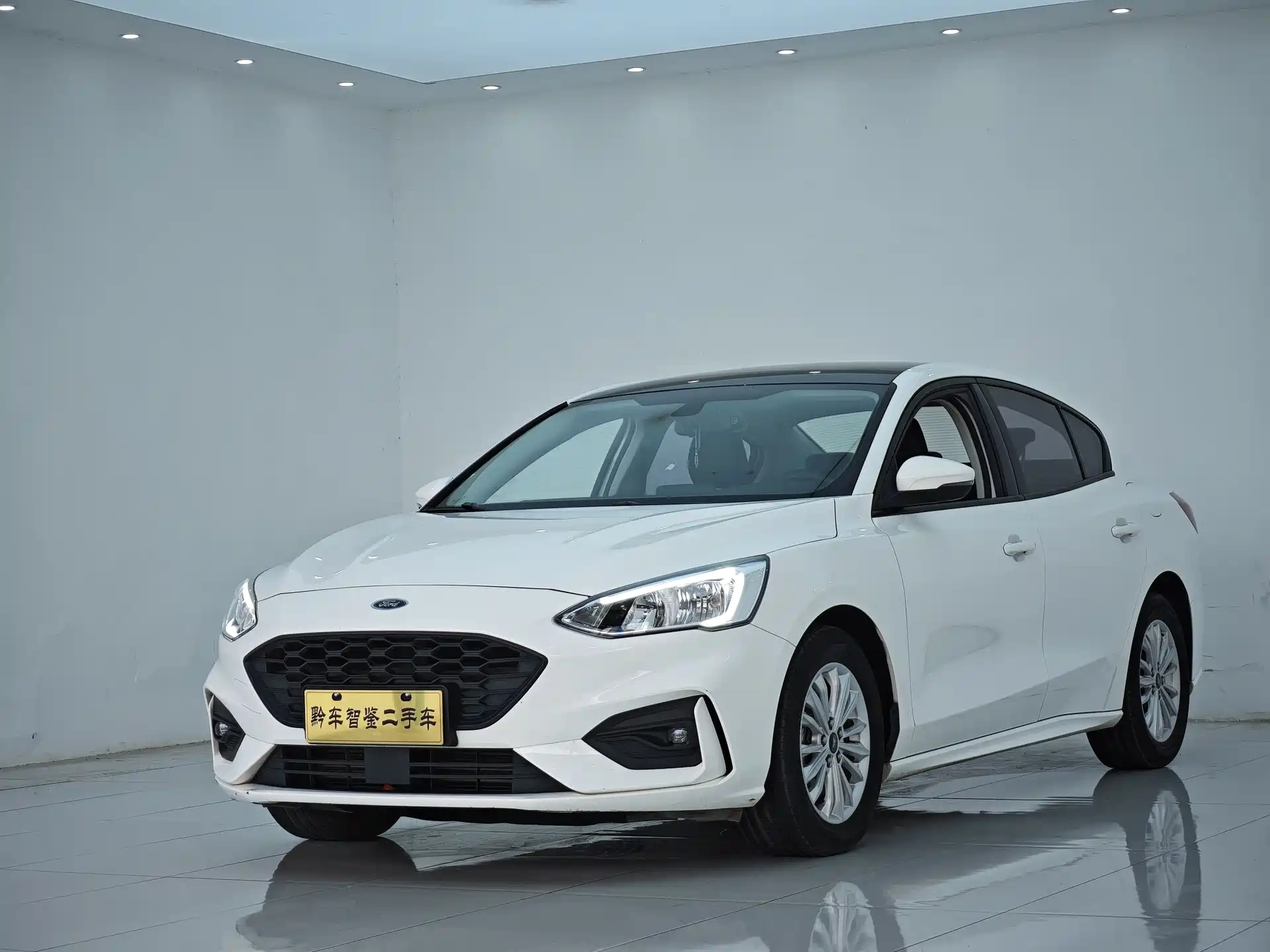 Фото 1 - Ford Focus