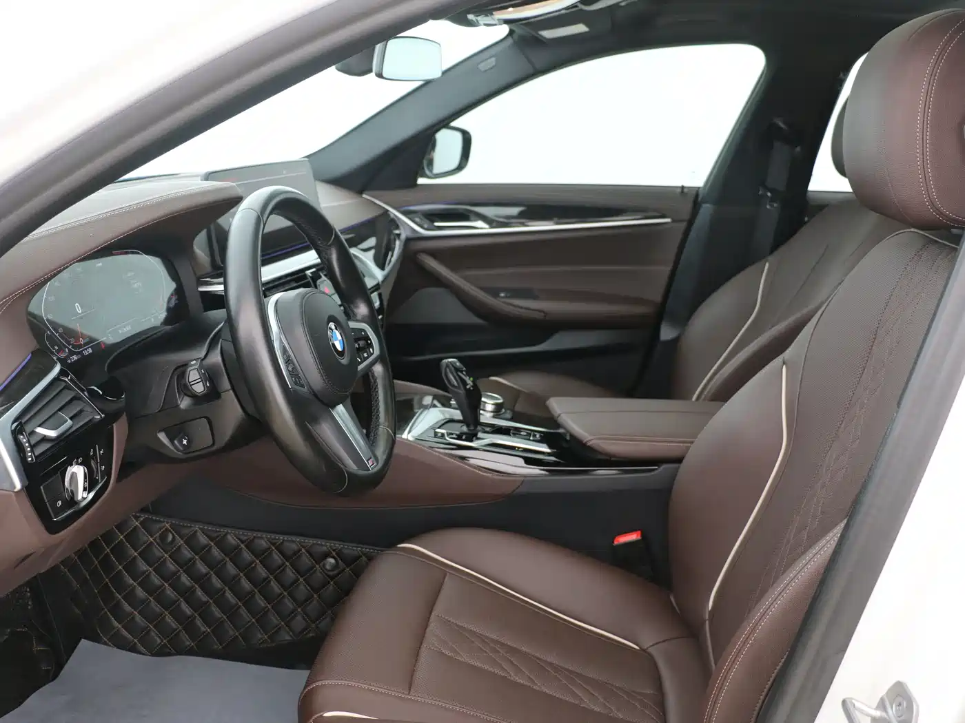 BMW 5 Series 2022 525Li M Sport Package фото 4