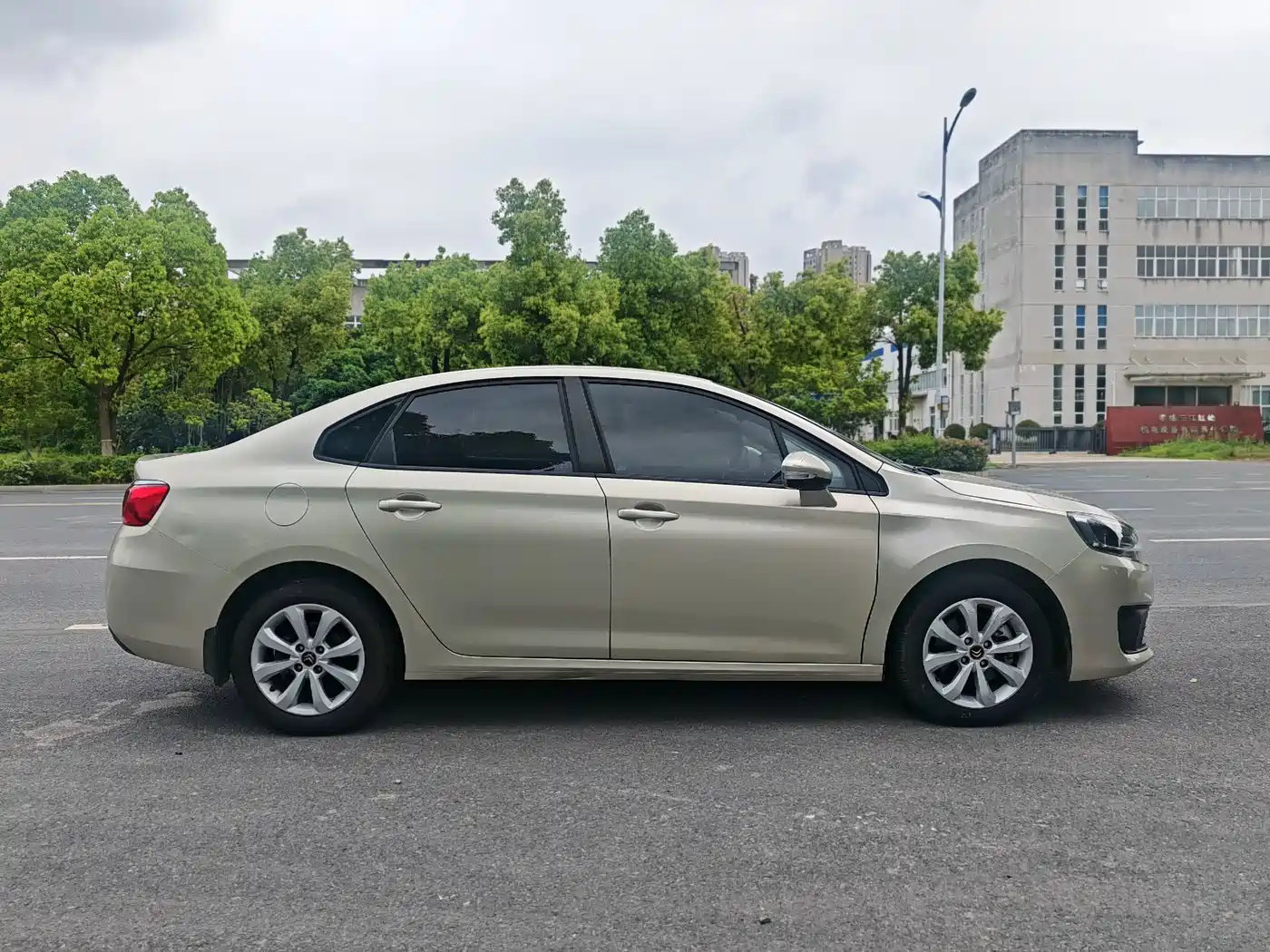 Citroën C4 C-Quatre 2017 2016 1.6L Automatic Comfort