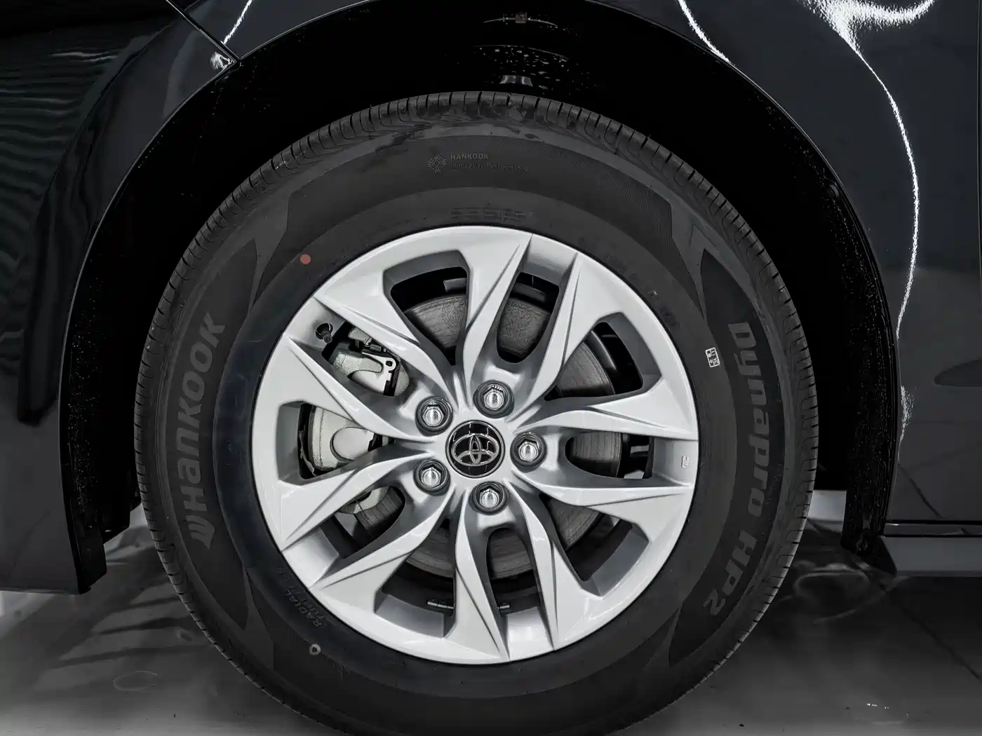 Toyota Sienna 2024 2.5L Hybrid Comfort Edition фото 7