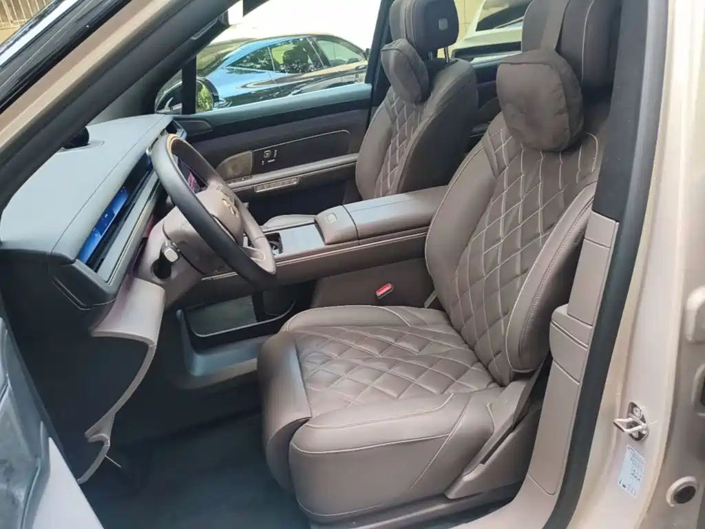 NIO ES8 2025 2025 Model 6-Seat Executive Luxury Edition