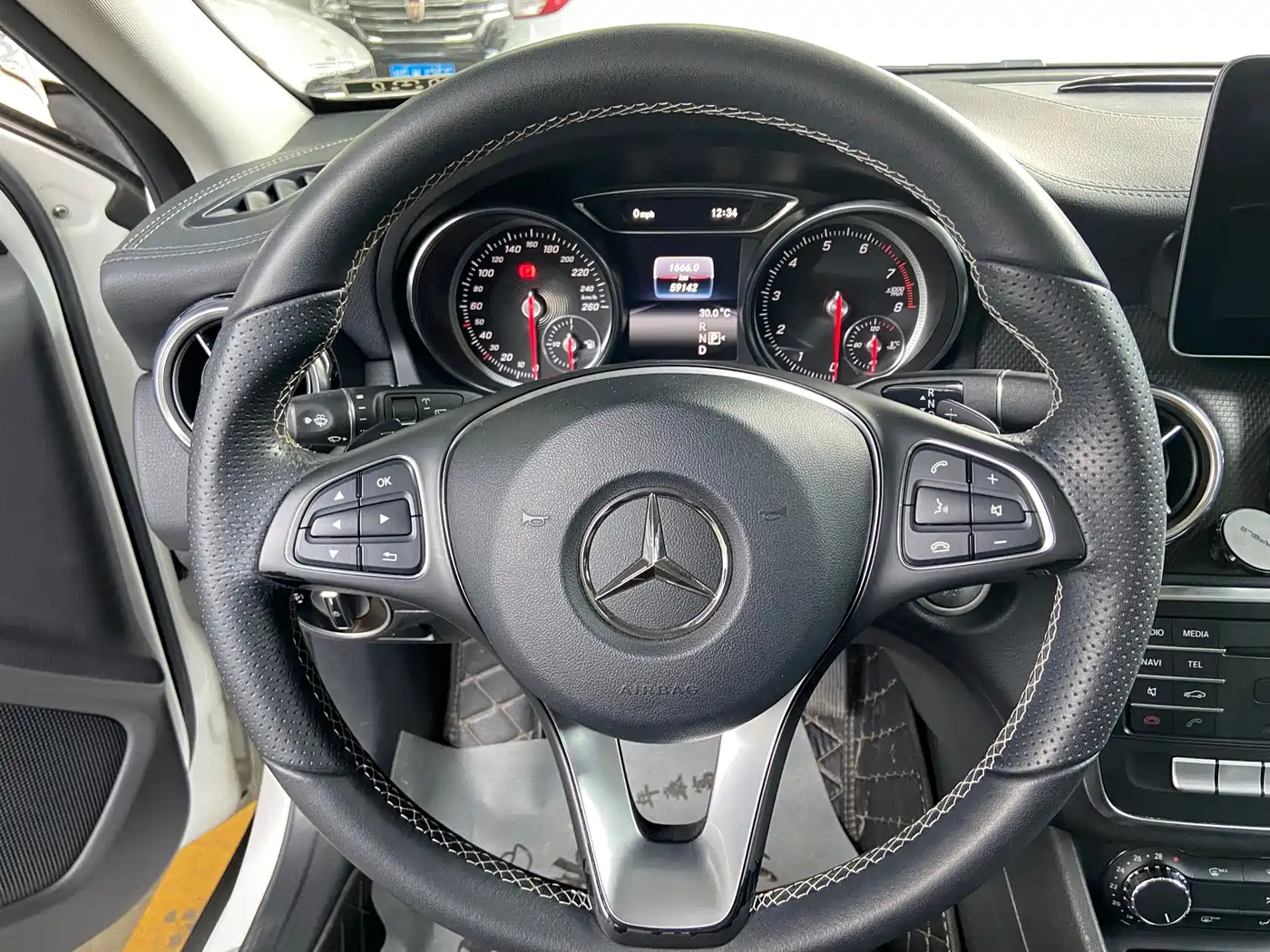 Mercedes-Benz GLA 2017 GLA 200 Fashion фото 7
