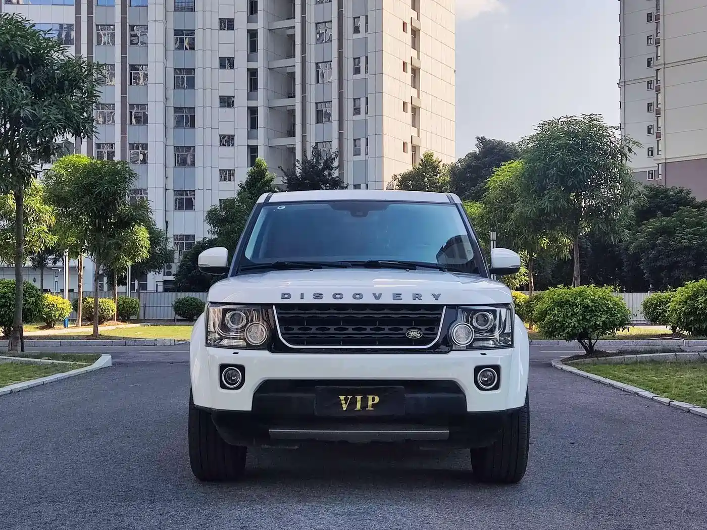 Land Rover Discovery 2016 3.0 SC Black Edition SE фото 2