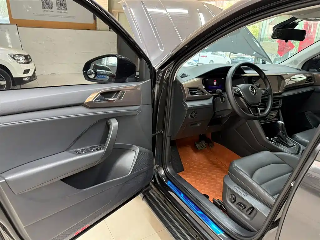 Volkswagen Tharu 2022 280TSI FWD Luxury Edition фото 8