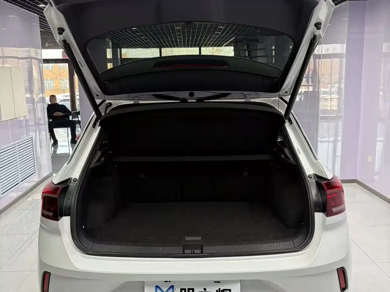 VOLKSWAGEN T-ROC EXPLORING SONGS