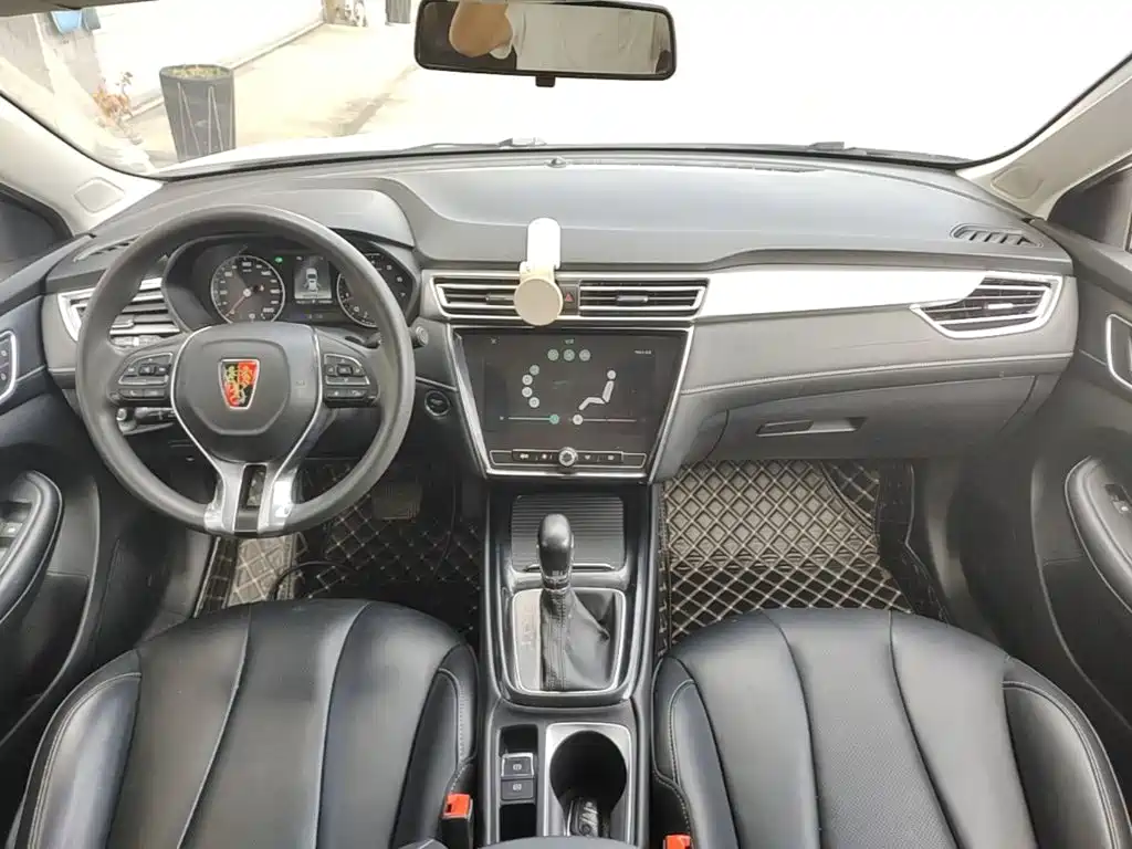 Roewe i5 2019 2019 1.5L Automatic 4G Connected LingHao Flagship Version