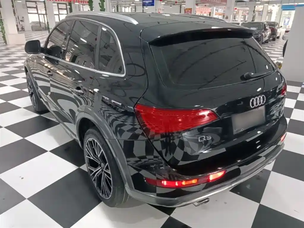 Audi Q5 2017 Plus 40 TFSI Technology фото 5