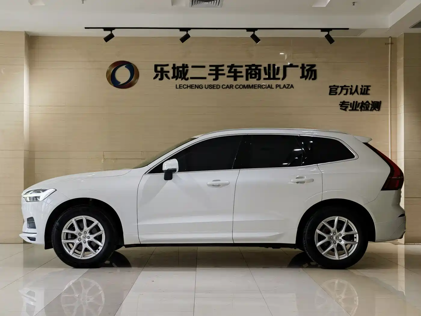 Фото 15 - Volvo XC60