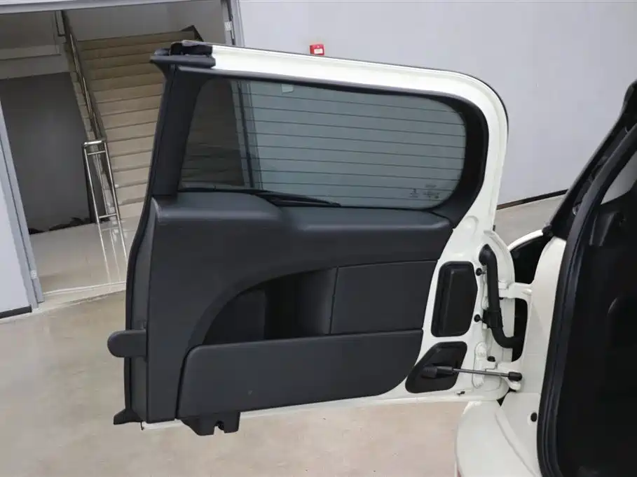 MINI CLUBMAN 2019 2.0T COOPER S фото 35