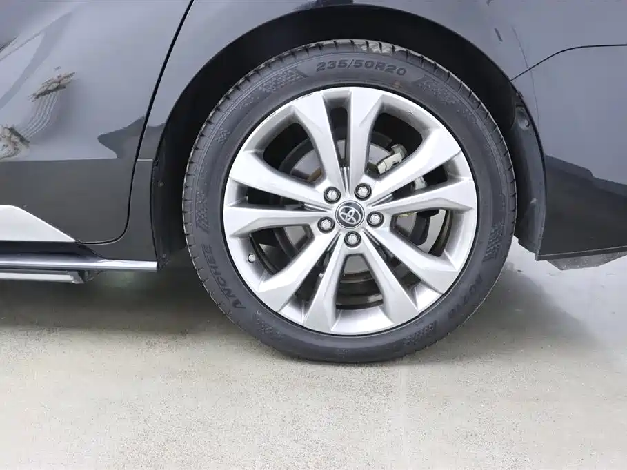 Toyota Sienna 2021 2.5L Hybrid Platinum Edition фото 33