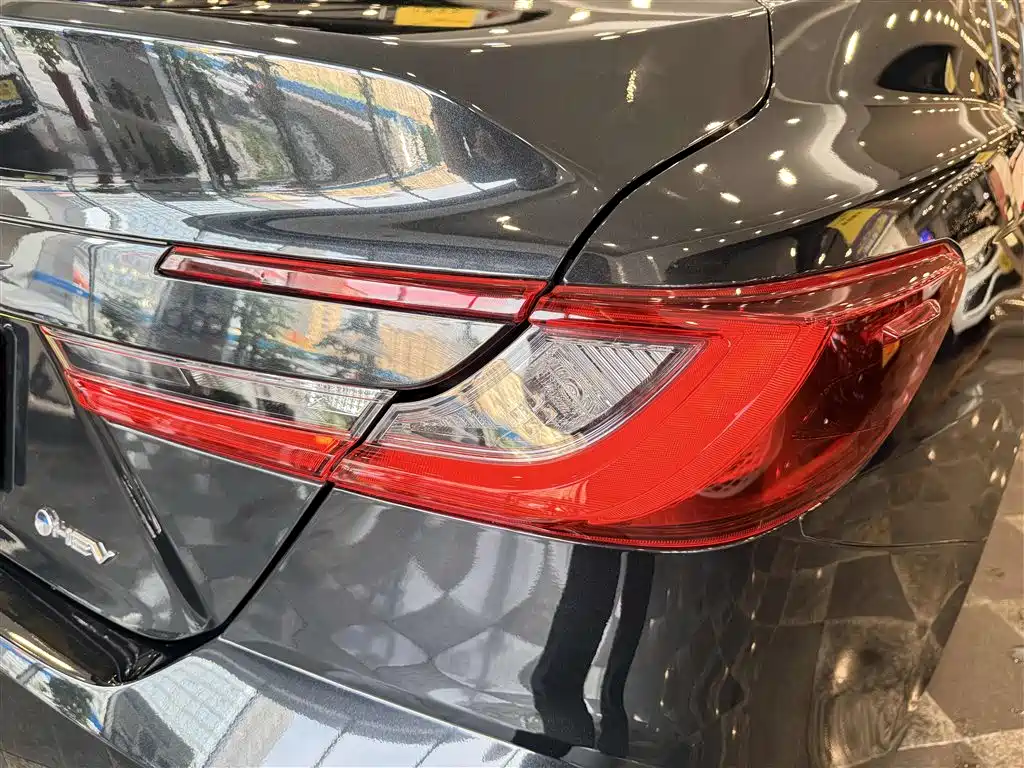 Toyota Camry 2025 2024 Hybrid 2.0HGVP Luxury Edition