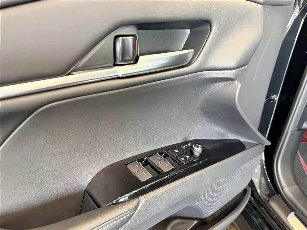 Toyota Camry 2025 2024 Hybrid 2.0HGVP Luxury Edition