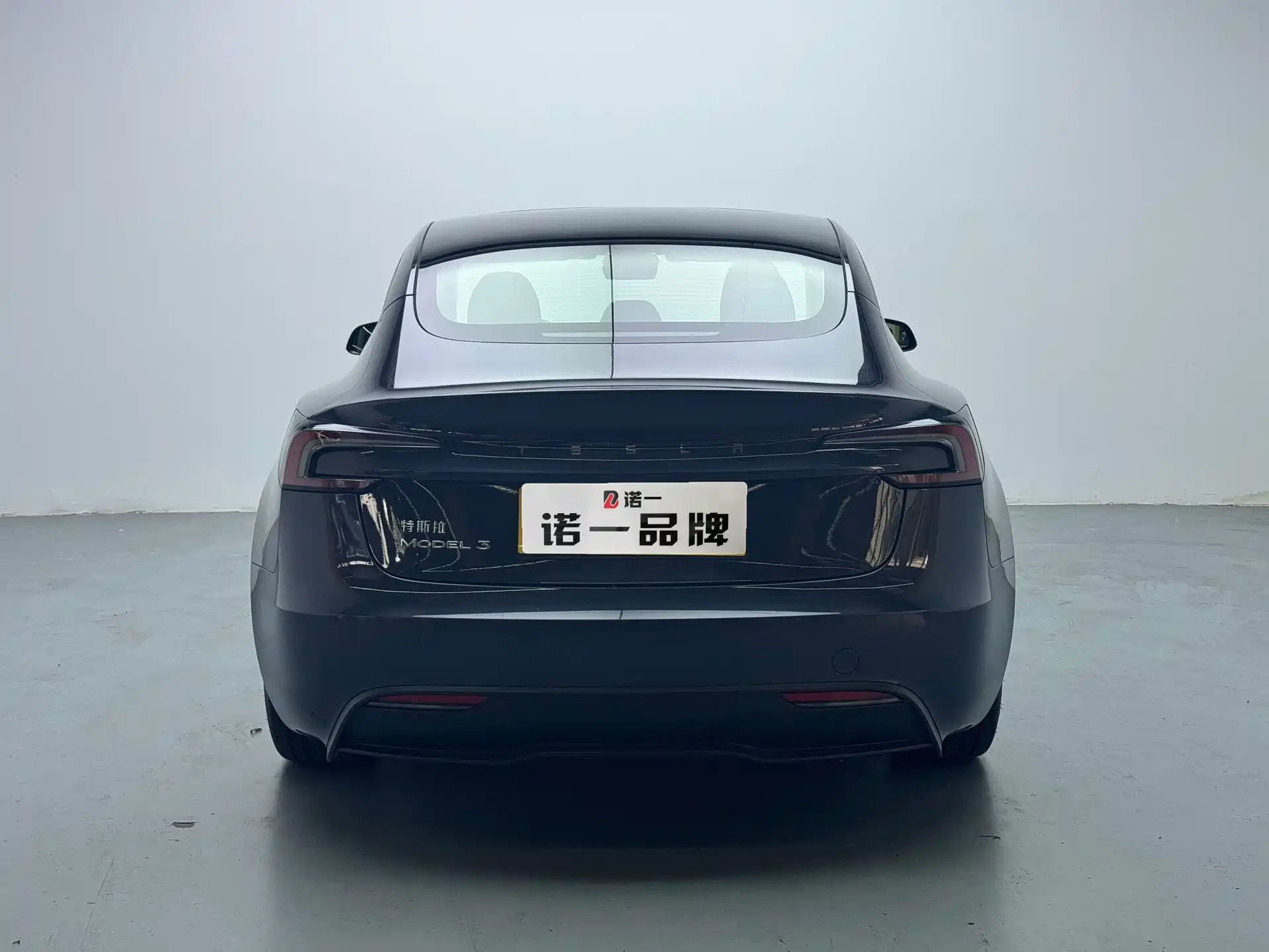 Фото 5 - Tesla Model 3