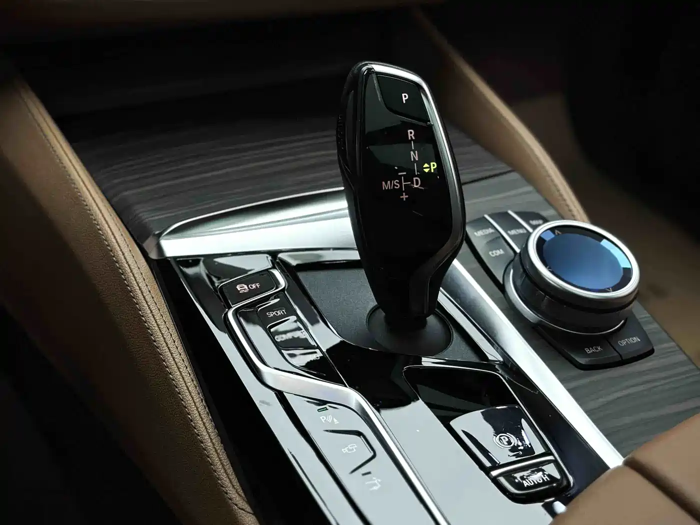 BMW 6 Series GT 2021 630i Luxury Design Package фото 5