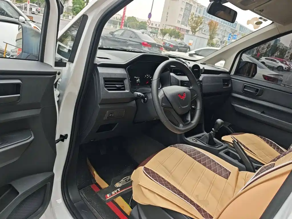 Wuling Motors Wuling Hongguang PLUS 2024 2020 1.5L Manual Standard 5-seater