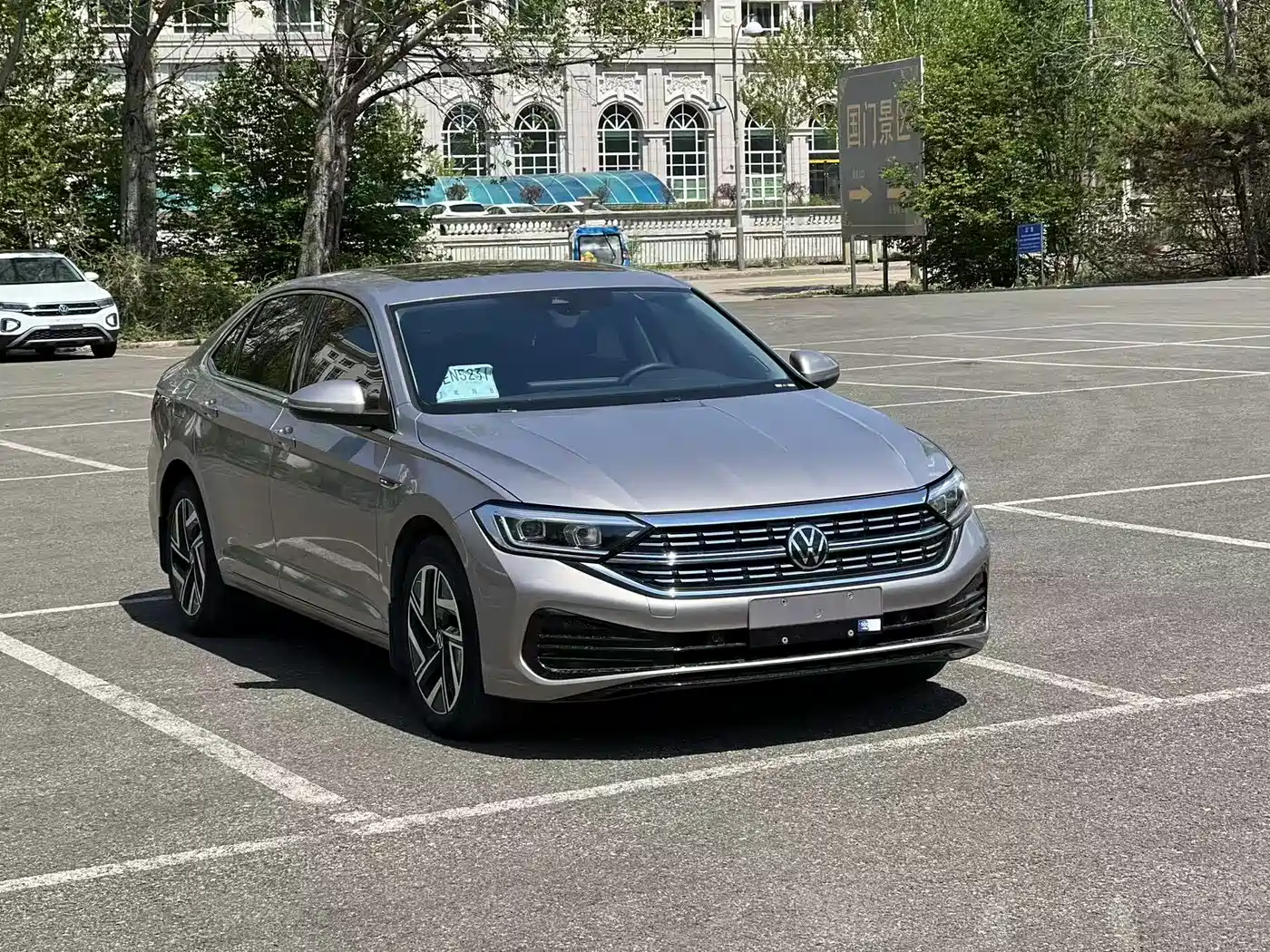 Volkswagen Sagitar 2023 280TSI DSG Surpass Plus Edition фото 3