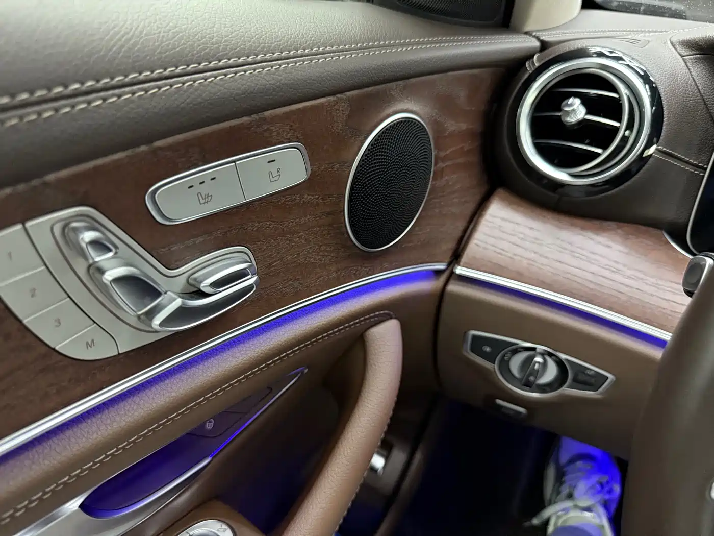 Mercedes-Benz E-Class 2023 E 300 L Fashion фото 17