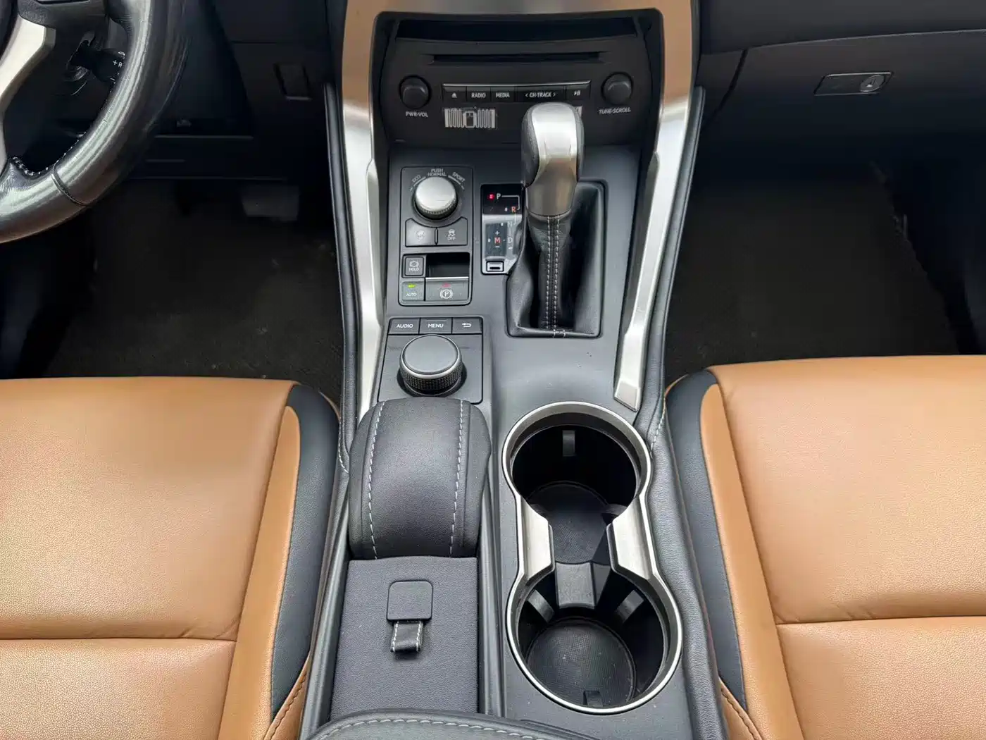 Lexus NX 2015 200t AWD F Sport фото 8