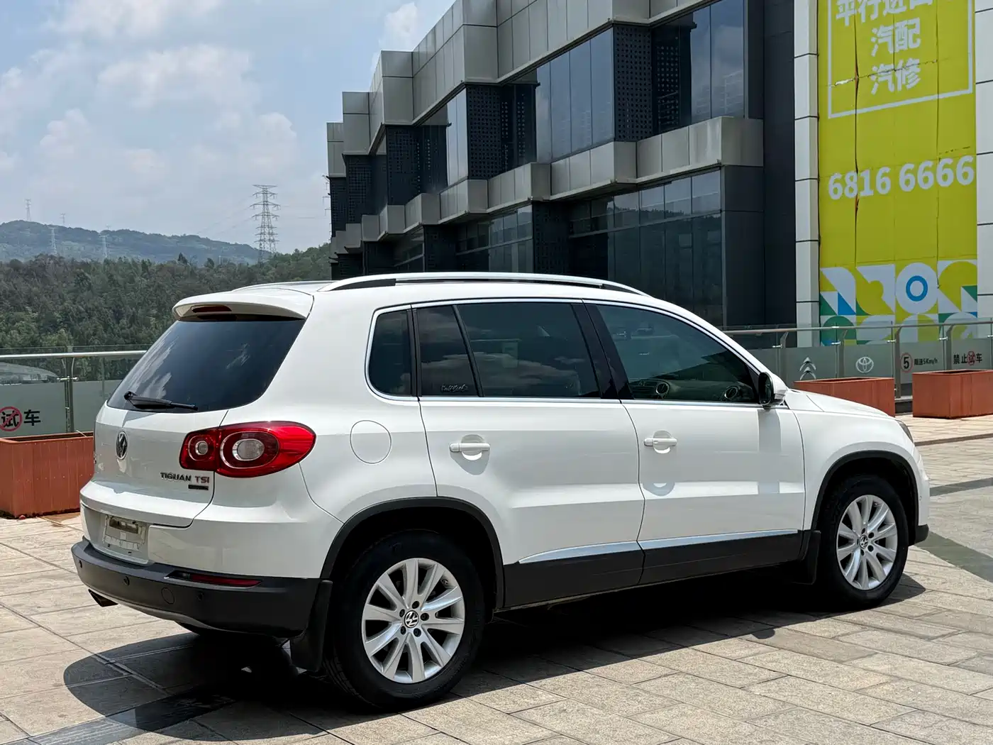 Volkswagen Tiguan 2013 2.0TSI Auto 4WD Luxury Edition фото 6